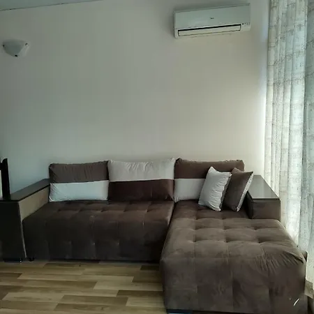 Apartment Dunav-lazur Apt.5 *